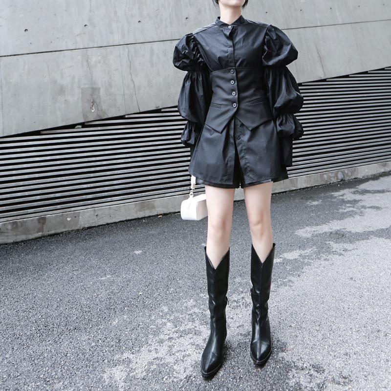 Akino High-Waisted Button Front Vest in Black