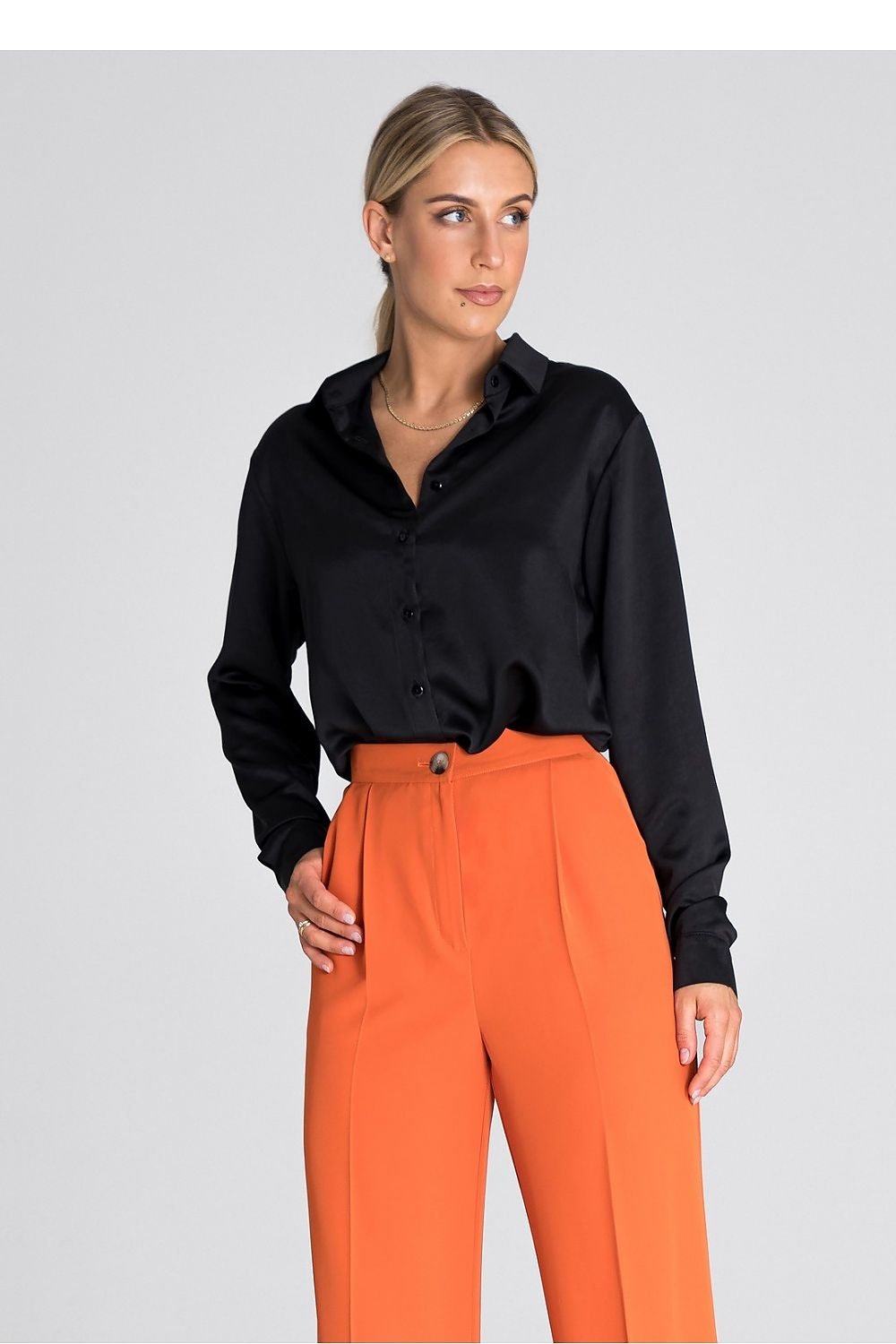 Discover sophistication with our elegant long sleeve shirt by Figl.