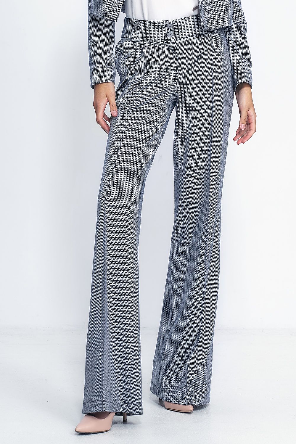 Rediscover classic sophistication with Nife���s Model 185192 wide-leg trousers