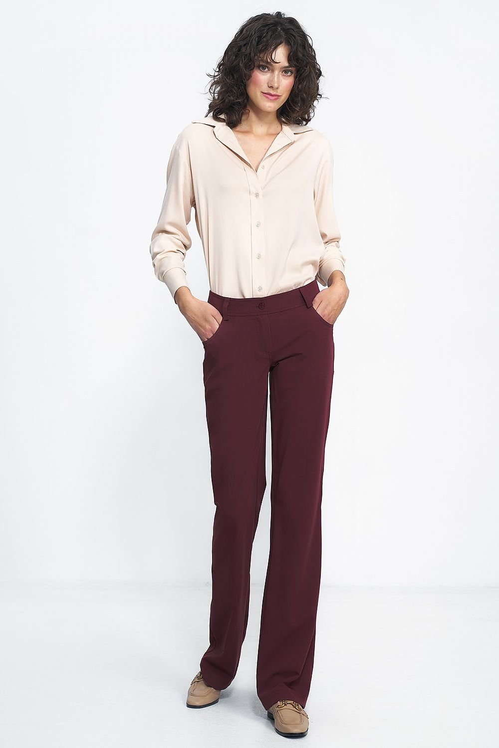 Timeless and versatile, Nife���s Model 187963 bootcut trousers are a wardrobe essential.