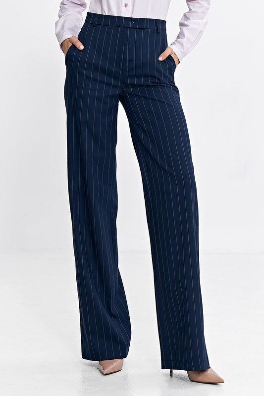 Elevate your everyday style with Nife���s Model 200390 trousers.