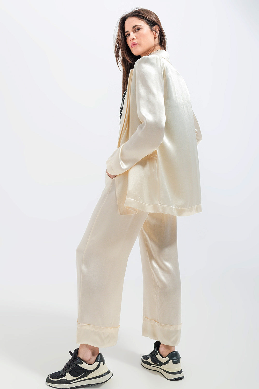 Elevate your formal and evening wear collection with our sophisticated Satin Blazer in Cream.