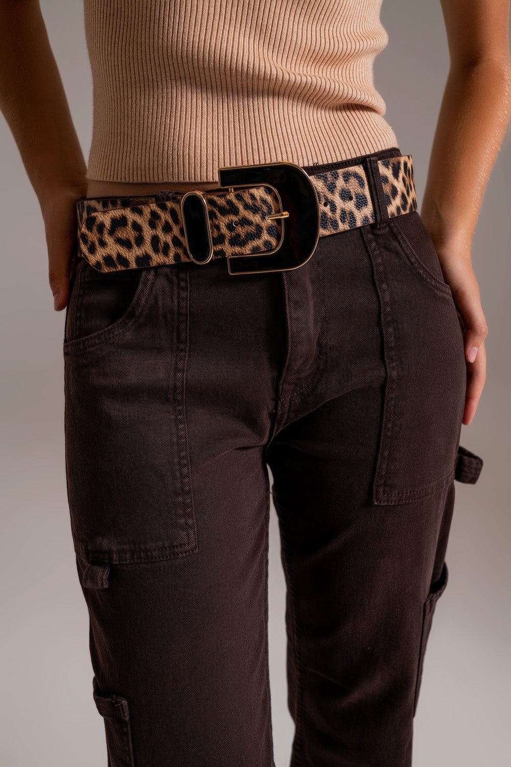 Straight Leg Cargo Pants in Brown - eighttwentytwo92